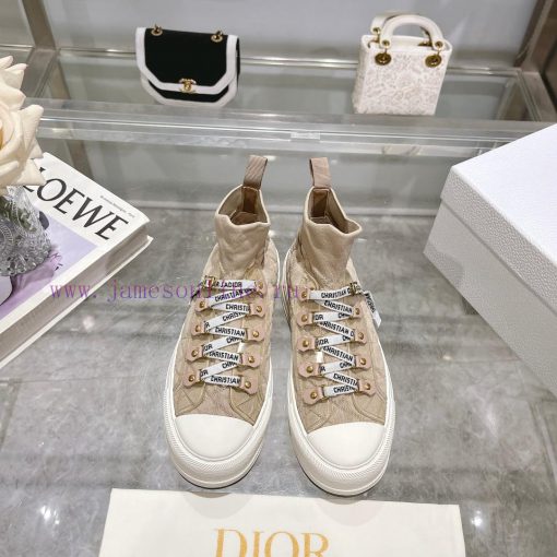 The new Dior Walk'n'Dio sneakers are meticulously crafted with multi-color Oblique printing oxeghc9a - Image 2