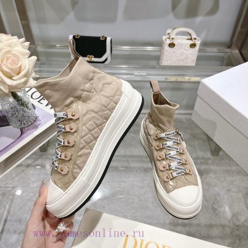 The new Dior Walk'n'Dio sneakers are meticulously crafted with multi-color Oblique printing oxeghc9a - Image 3