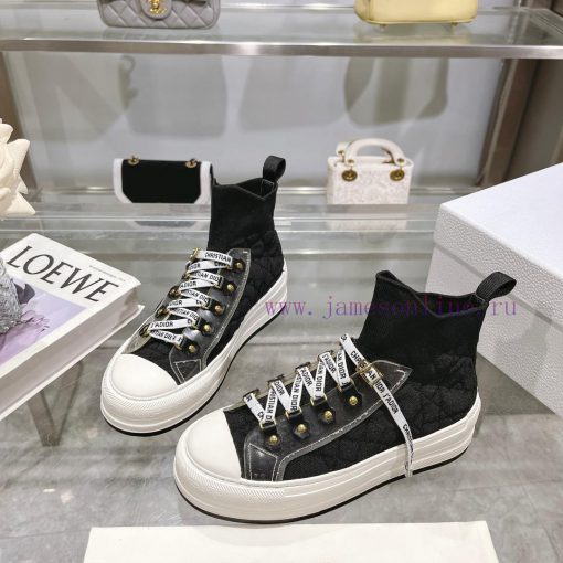 The new Dior Walk'n'Dio sneakers are meticulously crafted with multi-color Oblique printed ta6x42xee - Image 6