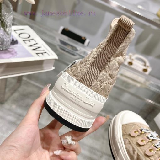 The new Dior Walk'n'Dio sneakers are meticulously crafted with multi-color Oblique printing oxeghc9a - Image 8