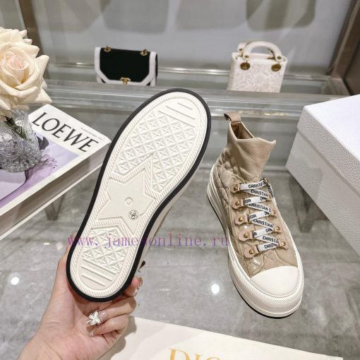 The new Dior Walk'n'Dio sneakers are meticulously crafted with multi-color Oblique printing oxeghc9a - Image 9