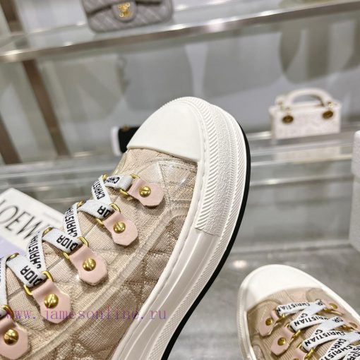 The new Dior Walk'n'Dio sneakers are meticulously crafted with multi-color Oblique printing oxeghc9a - Image 10