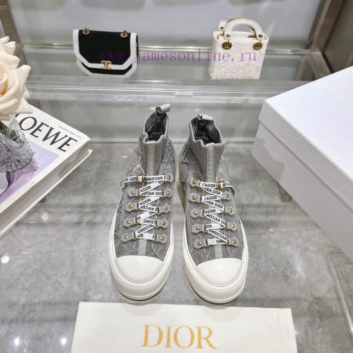 The new Dior Walk'n'Dio sneakers are meticulously crafted with multi-color Oblique printing dephf75k - Image 3