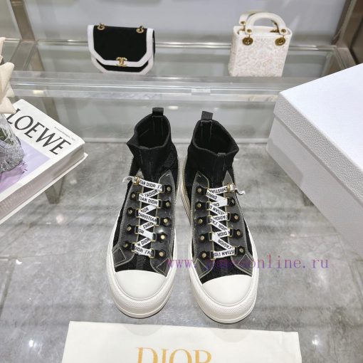 The new Dior Walk'n'Dio sneakers are meticulously crafted with multi-color Oblique printing tgov2c2a - Image 2