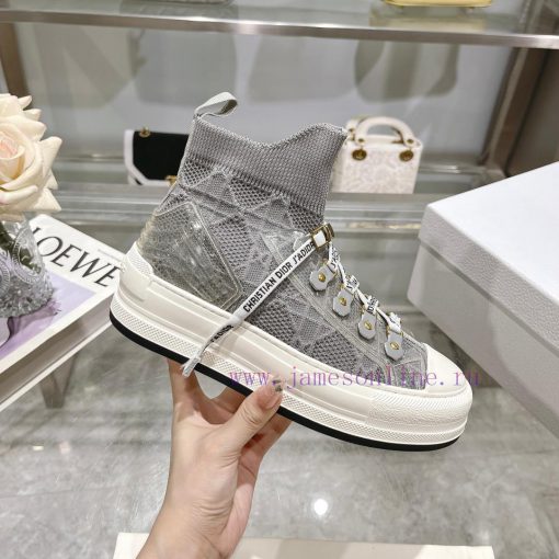 The new Dior Walk'n'Dio sneakers are meticulously crafted with multi-color Oblique printing dephf75k - Image 6