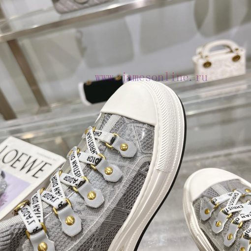 The new Dior Walk'n'Dio sneakers are meticulously crafted with multi-color Oblique printing dephf75k - Image 9
