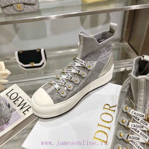 The new Dior Walk'n'Dio sneakers are meticulously crafted with multi-color Oblique printing dephf75k - Image 11