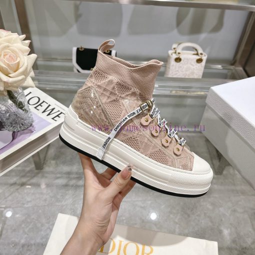 The new Dior Walk'n'Dio sneakers are meticulously crafted with multi-color Oblique printed tttyewnft - Image 4