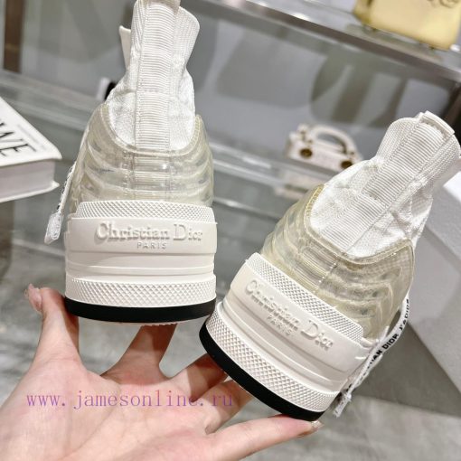 The new Dior Walk'n'Dio sneakers are meticulously crafted with multi-color Oblique printing 89tijr3h - Image 6