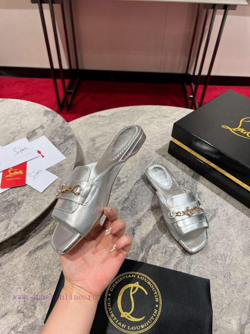 CL chain slippers 🦋 ꫛꫀw. ︎ ️This sandal is made of CL logo gold chain and black leather, wit2rdctmct - Image 5