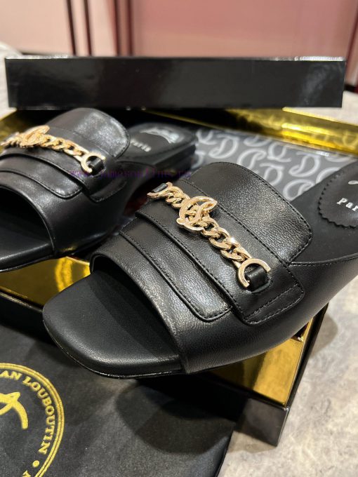 CL chain slippers 🦋 ꫛꫀw. ︎ ️This sandal is made of CL logo gold chain and black leather, witmt9ls3aj - Image 8