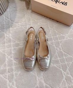 French niche Reqins ballet shoes are highly recommended by many bloggers. The entire pair ofsn3l94px