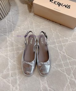 French niche Reqins ballet shoes are highly recommended by many bloggers. The entire pair ofvplyf81t
