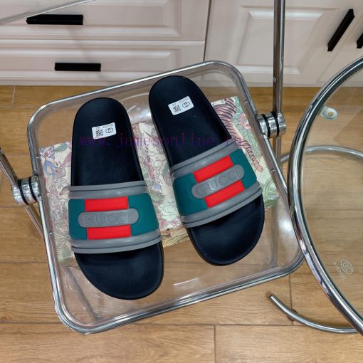 In stock Gucci slippersGucci 2024 couple beach slippers in a single dragOriginal mold openina6v86qi5 - Image 5