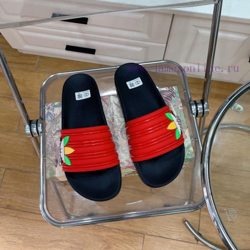 In stock Gucci slippersGucci 2024 couple beach slippers in a single dragOriginal mold openinphceig14 - Image 5