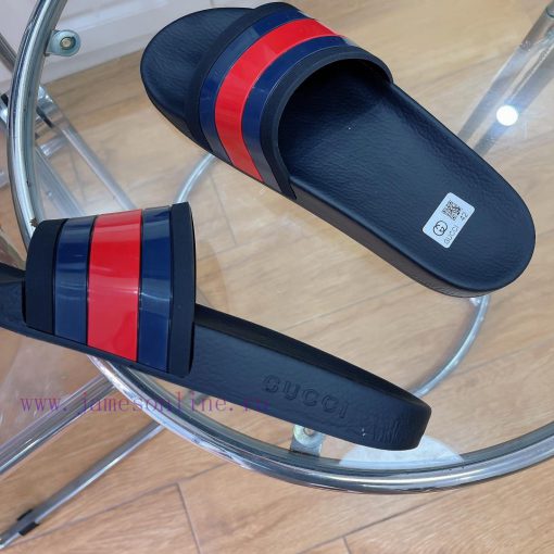 In stock Gucci slippersGucci 2024 couple beach slippers in a single dragOriginal mold openin13a5hxej - Image 9