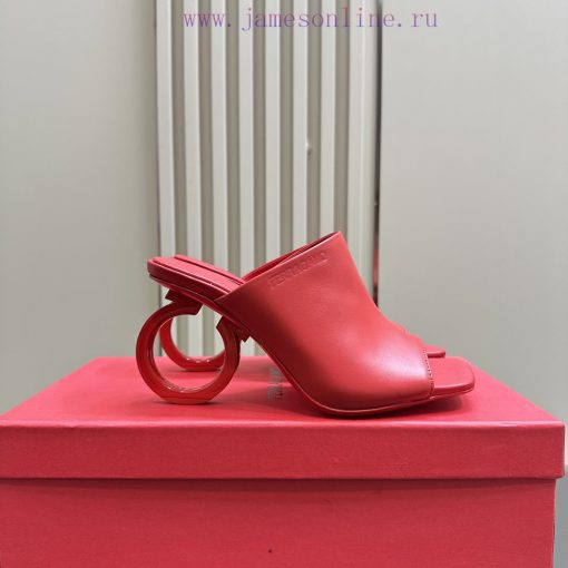 FERRAGAMO open toed sandalsThis open toed casual shoe features a wide decorative band on the2rjhmpvc