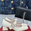 Roger Vivier | RV Classic Diamond BuckleRough heeled Mary Jane single shoesFull of girlish shihslsm0