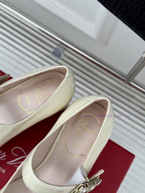 Roger Vivier | RV Classic Diamond BuckleRough heeled Mary Jane single shoesFull of girlish shihslsm0 - Image 9