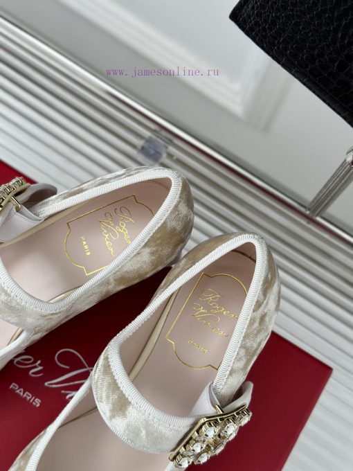 Roger Vivier | RV Classic Diamond BuckleRough heeled Mary Jane single shoesFull of girlish skqj2pt0j - Image 9