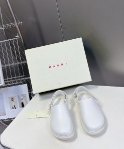 Marni's new spring and summer cross strap sandals are designed with contrasting colors for ay78ojiex