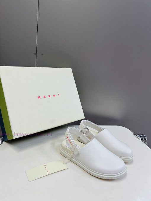 Marni's new spring and summer cross strap sandals are designed with contrasting colors for ay78ojiex - Image 3