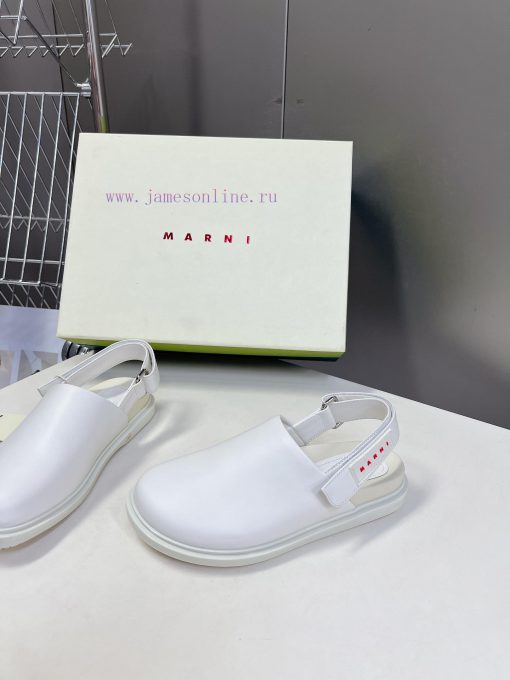 Marni's new spring and summer cross strap sandals are designed with contrasting colors for ay78ojiex - Image 4
