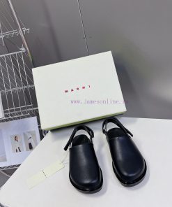Marni's new spring and summer cross strap sandals are designed with contrasting colors for ayzuavz32