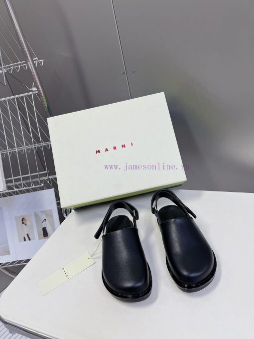 Marni's new spring and summer cross strap sandals are designed with contrasting colors for ayzuavz32