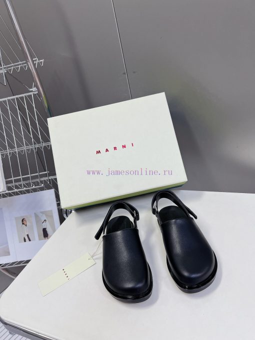 Marni's new spring and summer cross strap sandals are designed with contrasting colors for ayzuavz32 - Image 2
