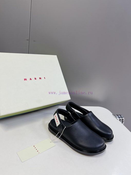 Marni's new spring and summer cross strap sandals are designed with contrasting colors for ayzuavz32 - Image 3