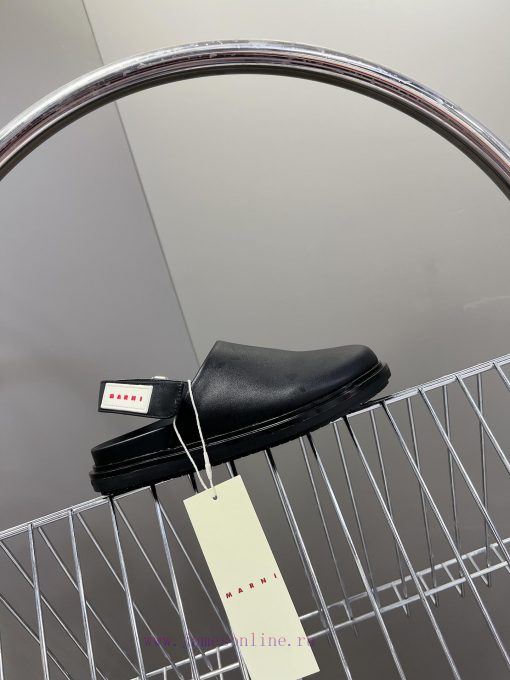 Marni's new spring and summer cross strap sandals are designed with contrasting colors for ayzuavz32 - Image 6