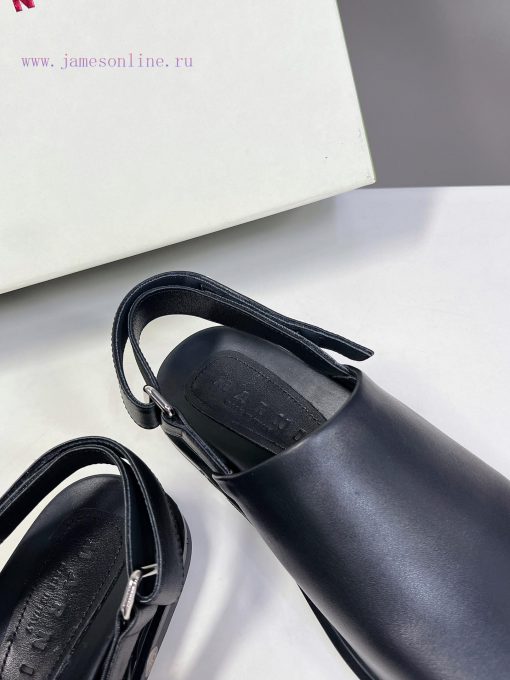 Marni's new spring and summer cross strap sandals are designed with contrasting colors for ayzuavz32 - Image 8