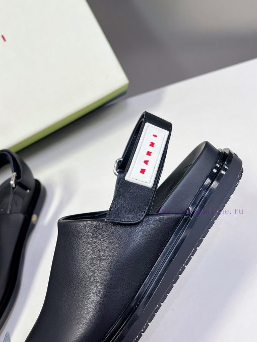 Marni's new spring and summer cross strap sandals are designed with contrasting colors for ayzuavz32 - Image 9