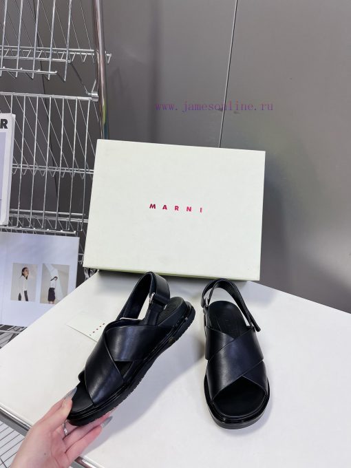 Marni's new spring and summer cross strap sandals are designed with contrasting colors for a0u54rj5y - Image 5
