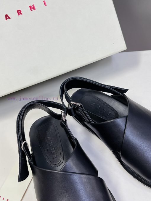 Marni's new spring and summer cross strap sandals are designed with contrasting colors for a0u54rj5y - Image 8