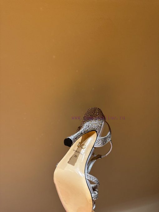 The mostDolce&Gabbana's stunning butterflies🦋 Rhinestone decorated high heelsWith full firep7hd1nrbt - Image 8
