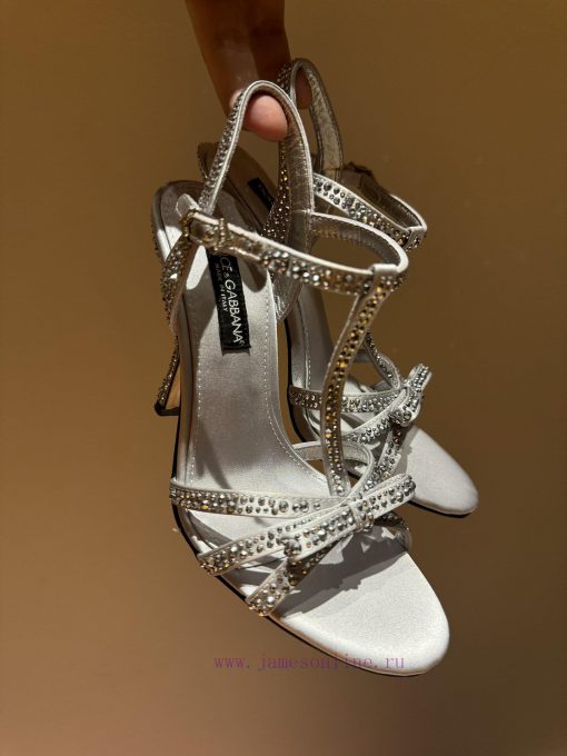 The mostDolce&Gabbana's stunning butterflies🦋 Rhinestone decorated high heelsWith full firep7hd1nrbt - Image 10