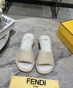 Top Fendi fashion show flagship series, new products launched, inspired by the design of Fen8whlt0t1