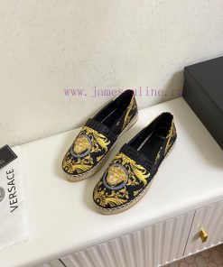 p. Versace's new fisherman shoes, top of the line, use the brand's exclusive printed fabric,cl4otec9