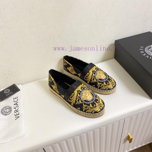 p. Versace's new fisherman shoes, top of the line, use the brand's exclusive printed fabric,cl4otec9 - Image 4