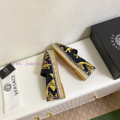 p. Versace's new fisherman shoes, top of the line, use the brand's exclusive printed fabric,cl4otec9 - Image 5