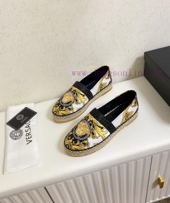p. Versace's new fisherman shoes, top of the line, use the brand's exclusive printed fabric,934x03a6