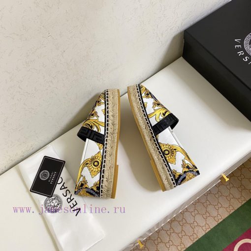 p. Versace's new fisherman shoes, top of the line, use the brand's exclusive printed fabric,934x03a6 - Image 7