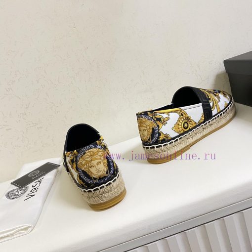 p. Versace's new fisherman shoes, top of the line, use the brand's exclusive printed fabric,934x03a6 - Image 8