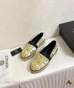 p. Versace's new fisherman shoes, top of the line, use the brand's exclusive printed fabric,nl0nfioq