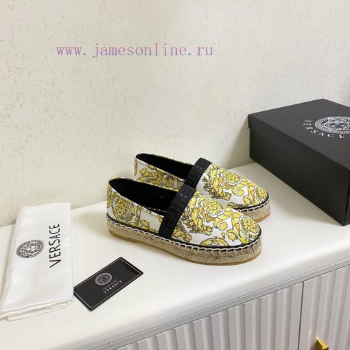p. Versace's new fisherman shoes, top of the line, use the brand's exclusive printed fabric,nl0nfioq - Image 4