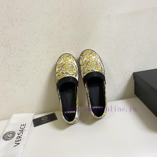 p. Versace's new fisherman shoes, top of the line, use the brand's exclusive printed fabric,nl0nfioq - Image 6