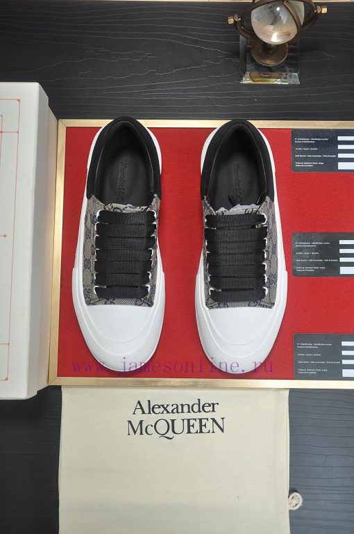 P. MQUEEN McQueen Couple's Official Website Simultaneous Release, I can't think of any reasoecxt0rks - Image 10