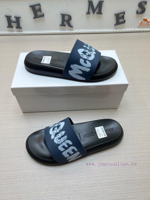 McQueen's latest thick soled one-piece slippers add a unique and charming power to the shoestlis8lso - Image 5